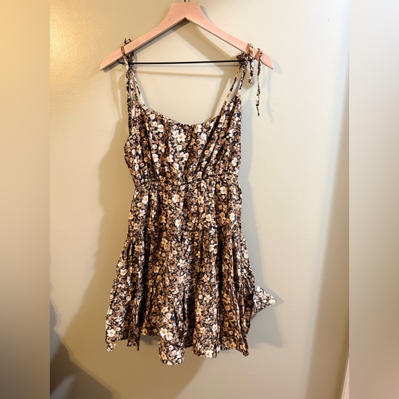 Billabong Dresses & Skirts - Billabong Floral Mini Dress - Brown and White